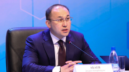 "Ondaı qońyraýlardyń bolǵanyn jasyrmaımyz": Abaev sheneýnikterdiń BAQ-qa qysymy jaıly
