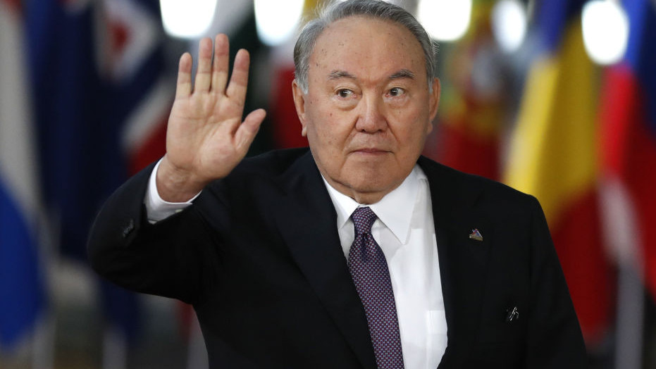 Nazarbaev taǵy da marapat aldy