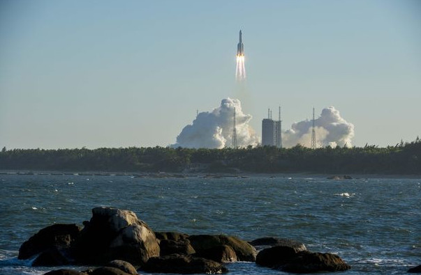 /image/2020/05/06/crop-2_4_395x603_0_china-launches-new-large-rocket-long-march-5b.jpg