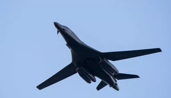 /image/2020/06/11/crop-10_15_325x565_us-b-1b-bomber-1294184.jpeg