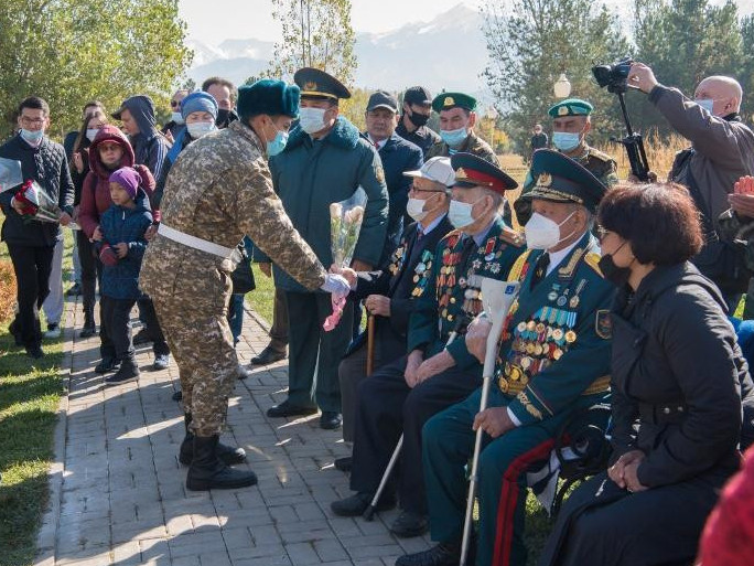 Алматыда соғыс ардагерлерінің аллеясы ашылды