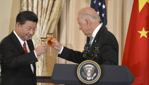 /image/2020/12/03/crop-13_15_677x1176_2020-10-01-china-us-biden.jpg