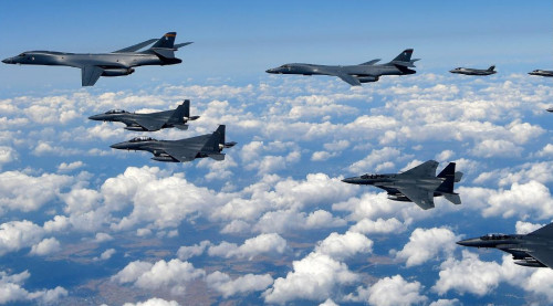 /image/2021/02/04/crop-9_7_599x1083_171203120750-02-south-korean-air-force-f-15k-fighter-jets-0918-super-169.jpg