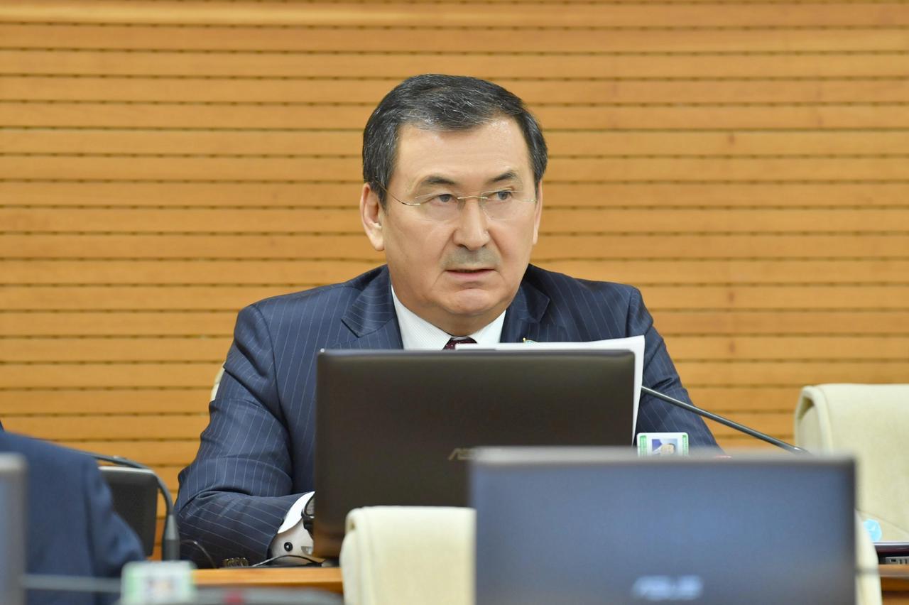 Májilis depýtaty Turǵanov: Medısınalyq qaldyqtardy kádege jaratý erekshe baqylaýǵa alynýy kerek