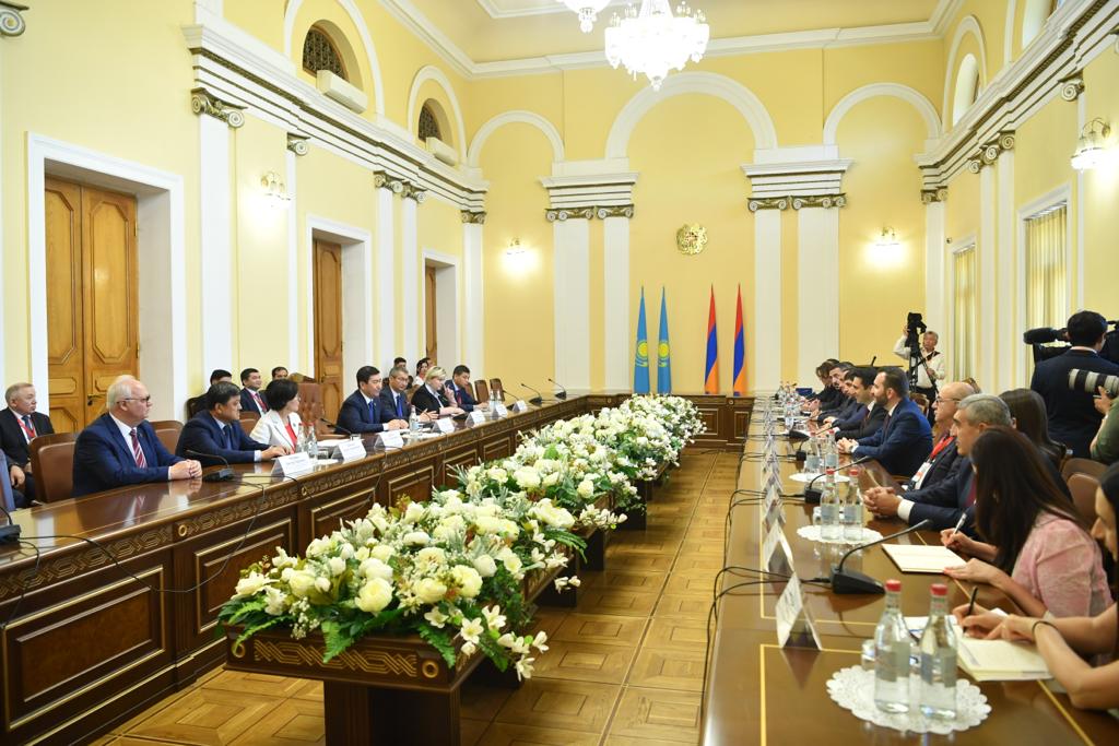 Суретті түсірген Ж. Жұмабеков
