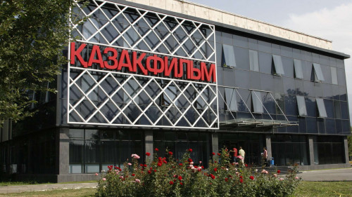 Qazaqfılmniń burynǵy prezıdenti jemqorlyq kúdigine ilindi