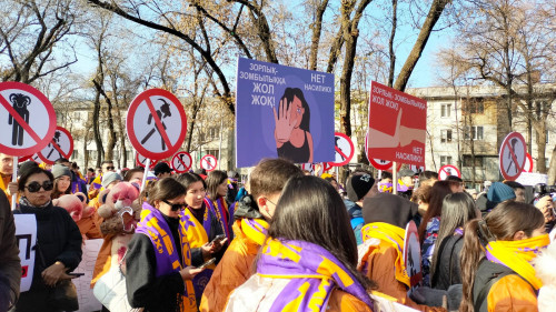 Митинг: "Жаңа Адамдар" Жаңа Түрікменстан құрғысы келетіндей...