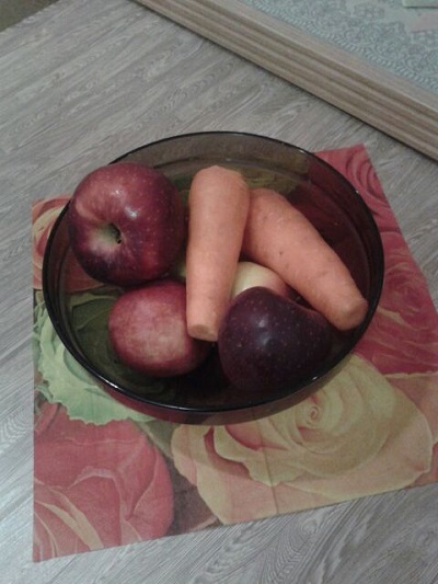 Меруерт Түсіпбаева өміріндегі еркектер туралы кітап жазып жатыр (фото)