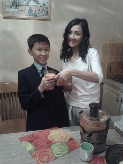 Меруерт Түсіпбаева өміріндегі еркектер туралы кітап жазып жатыр (фото)