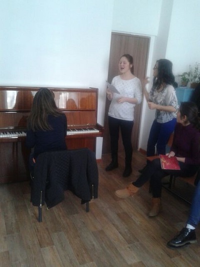 Меруерт Түсіпбаева өміріндегі еркектер туралы кітап жазып жатыр (фото)