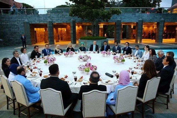 Терминатордың порно пародиясын қараңыз