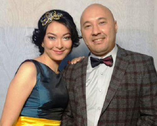 Жас испандық әйел жігітіне дымқыл кискасын жалауға рұқсат берді