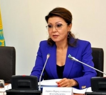 Жалауға мәжбүр болған лесбиянканың порно видеосын қараңыз Сексуалды армян