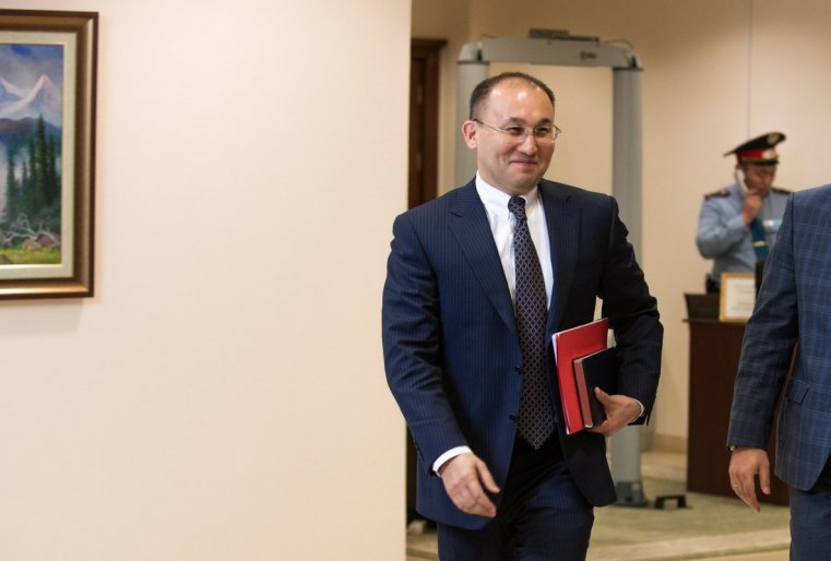 Министр информации и коммуникаций Даурен Абаев.