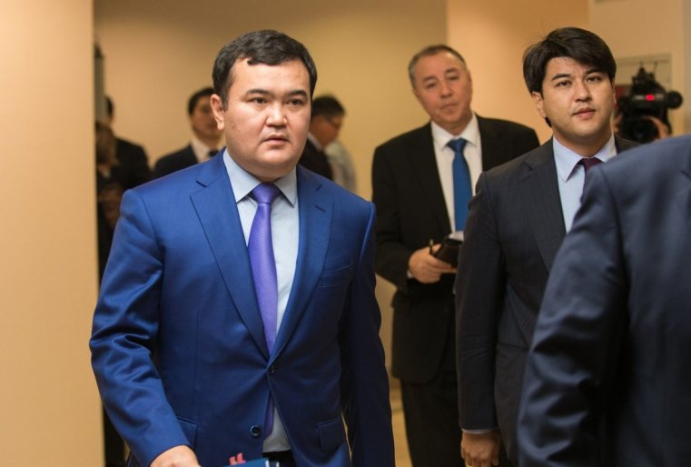 Министр по инвестициям и развитию Женис Касымбек и министр национальной экономики Куандык Бишимбаев.