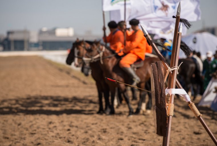 По жамбы ату лучшим стал Тілекқали Изденбаев. На втором месте - Елдос Бадашев, на третьем - Саят Кыстаубаев.