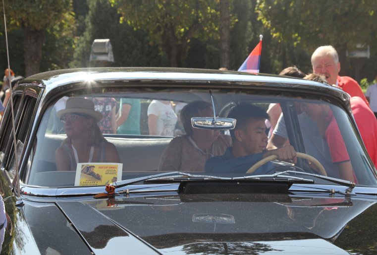 Хотя посидеть на водительском месте посетителям не возбранялось