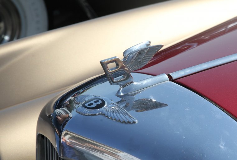 Участники из России привезли на выставку авто класса люкс