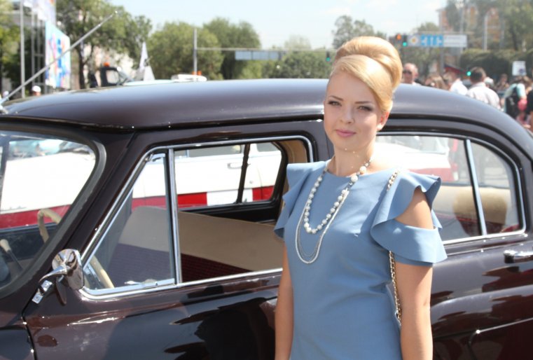 Хотя некоторые участники выставки и принарядились к случаю