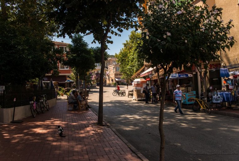 نا وستروۆە، پوميمو مەستنىح جيتەلەي، پوچتي نيكوگو نەت