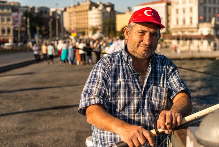 "موي كورني يز تاتارستانا. ا زدەس ناشا سەميا س تەح پور، كاك سيۋدا پەرەەحال ناش دەد"، - گوۆوريت ناش نوۆىي زناكومىي