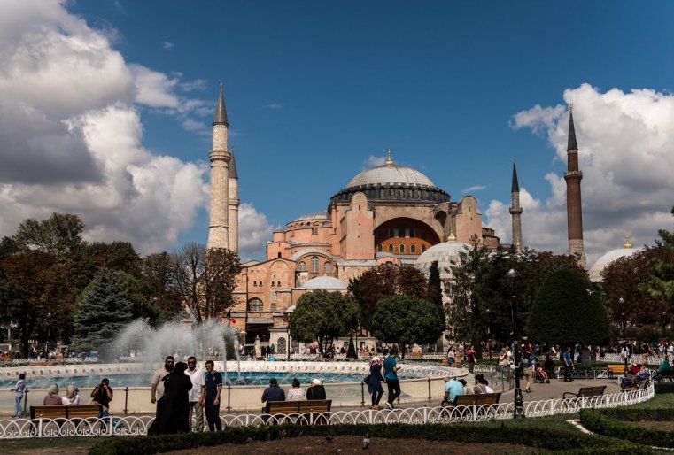 زدەس راسپولوجەن سوبور سۆياتوي سوفيي، يستوريا كوتوروگو تيانەتسيا سو ۆرەمەن ۆيزانتيي 