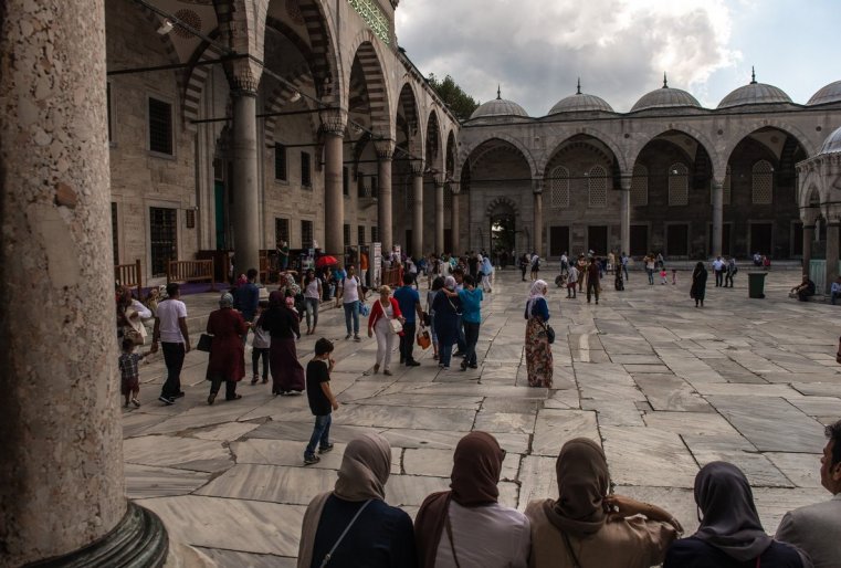 كاجدىي دەن زدەس موجنو ۋۆيدەت وچەن منوگو پوسەتيتەلەي يز رازنىح ستران ميرا