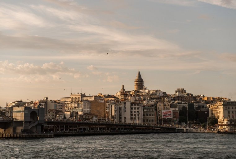 ەششە ودنو پوپۋليارنوە مەستو ۋ تۋريستوۆ - كاراكوي