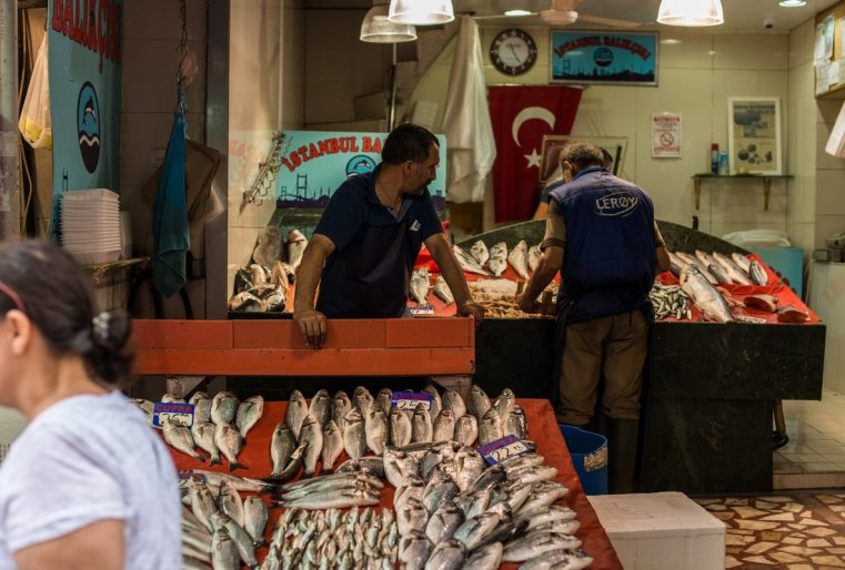 گۋليايا پو ۋليسام، نە زامەچاەش، كاك ۆىحوديش ك تورگوۆىم توچكام ستامبۋلا