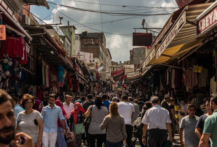 پوميمو كرىتىح رىنكوۆ، زدەس تورگوۆليا يدەت پريامو نا ۋليساح 