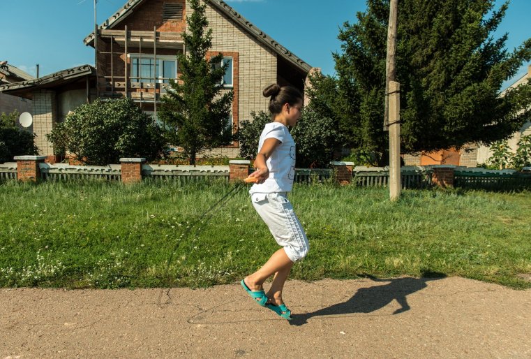 До этого они с супругой жили в родительском доме, стоящем рядом. Кстати, он и сейчас ничем не хуже нового.