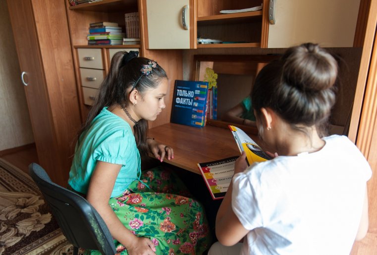 Но оно, несомненно, присутствует, причем на самом высоком уровне. Чтобы понять это, достаточно вспомнить, с чего все начиналось пять лет назад.