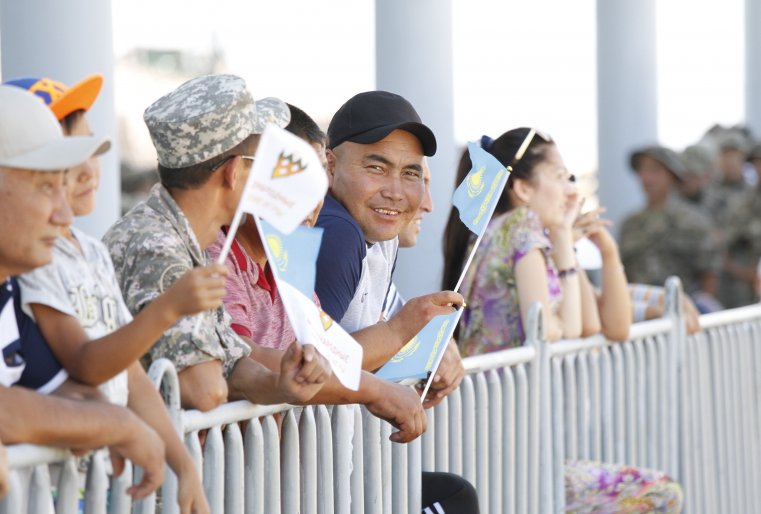 Зрители и болельщики на "АрМИ-2016".