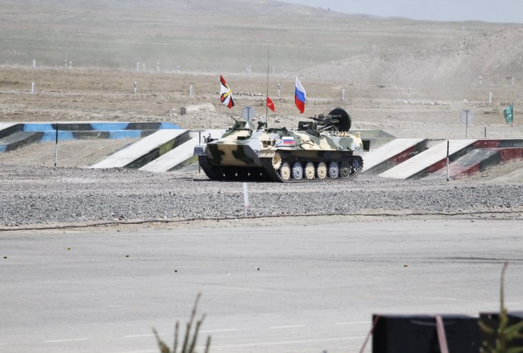 В дисциплине "Снайперский рубеж" выступили военнослужащие из Казахстана, Венесуэлы, Кыргызстана, Китая, России, Беларуси, Зимбабве, Индии, Ирана, Монголии, Греции, Армении.