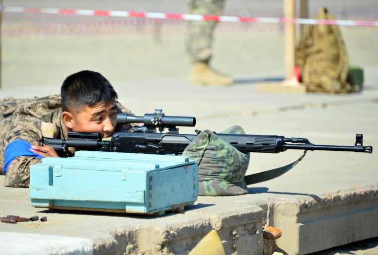 В финал конкурса снайперов прошли четыре лучшие команды по итогам первого и второго этапов турнира - команды из Казахстана, России, Китая и Беларуси.