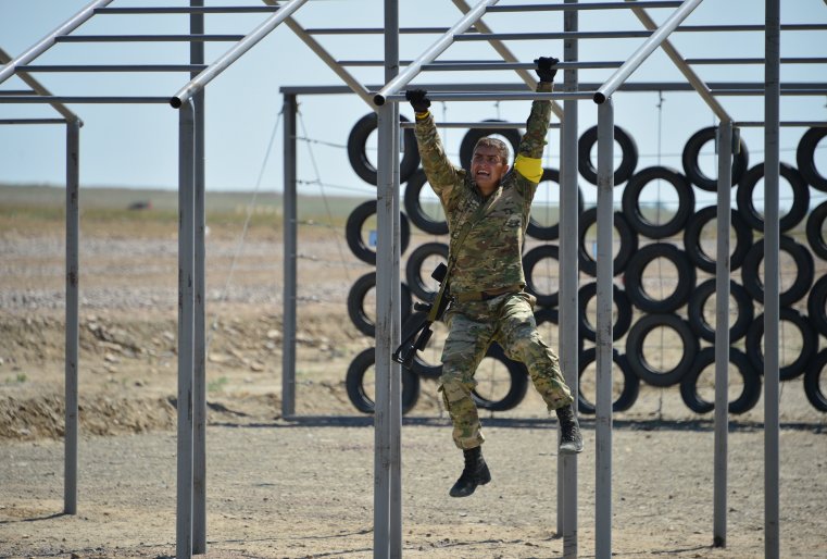 Все упражнения были рассчитаны на скорость, взаимопонимание и четкое слаженное взаимодействие между партнерами.