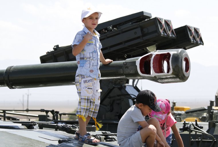 Гости Игр могли вблизи разглядеть боевые машины и сделать памятные фото.