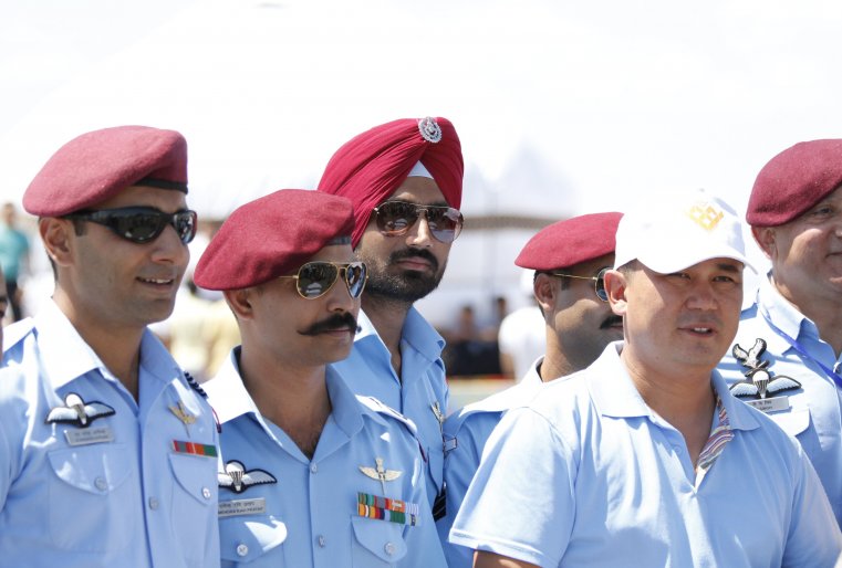 Взрослых гостей "АрМИ-2016" больше интересовали военнослужащие из других стран.