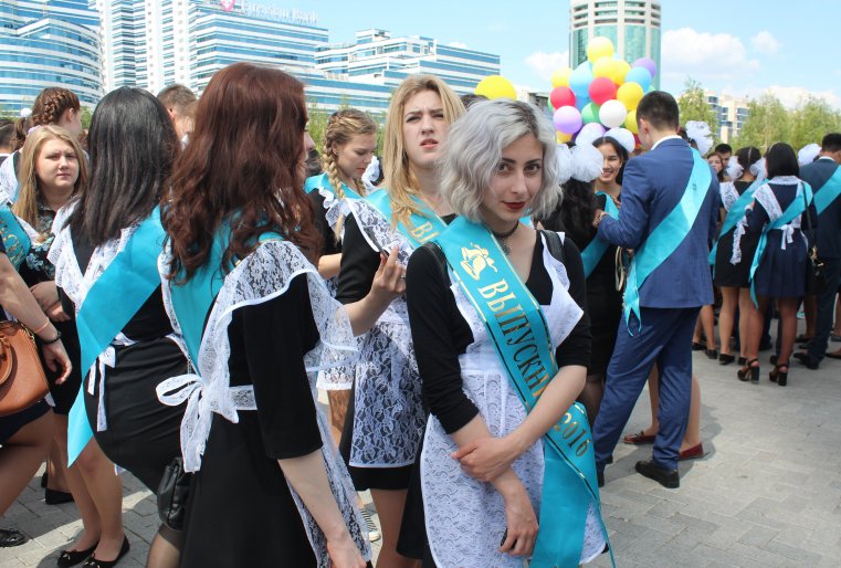 Еще раз сделать фото возле Байтерека.