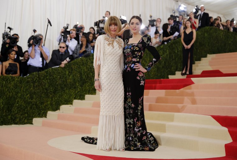 Главный редактор американского Vogue Анна Винтур и ее дочь. © REUTERS