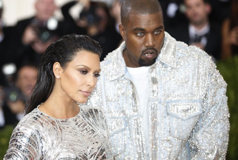 Музыкант Канье Уэст и жена Ким Кардашьян. © REUTERS 