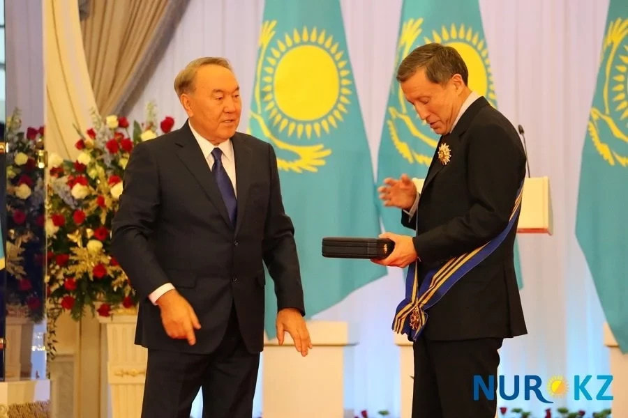 Джаксыбеков получил госнаграду от Назарбаева (фото)