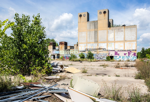 Заброшенный автозавод в Детройте, США
