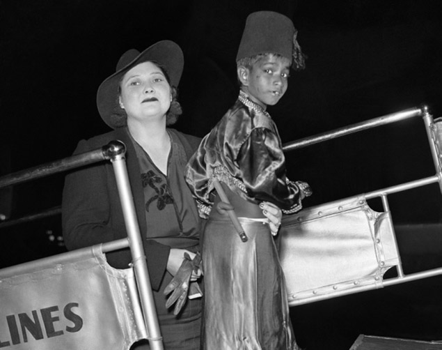 Кіші секс Орыс порно фильмдерін мағынасы бар қараңыз