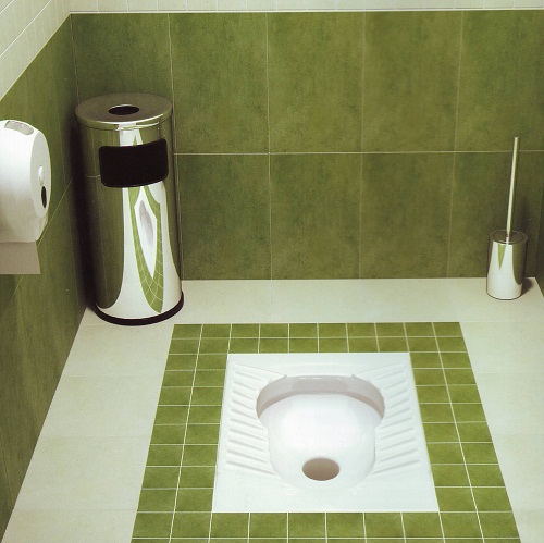 Дикін шығармай, ол оның кискасына кірді.