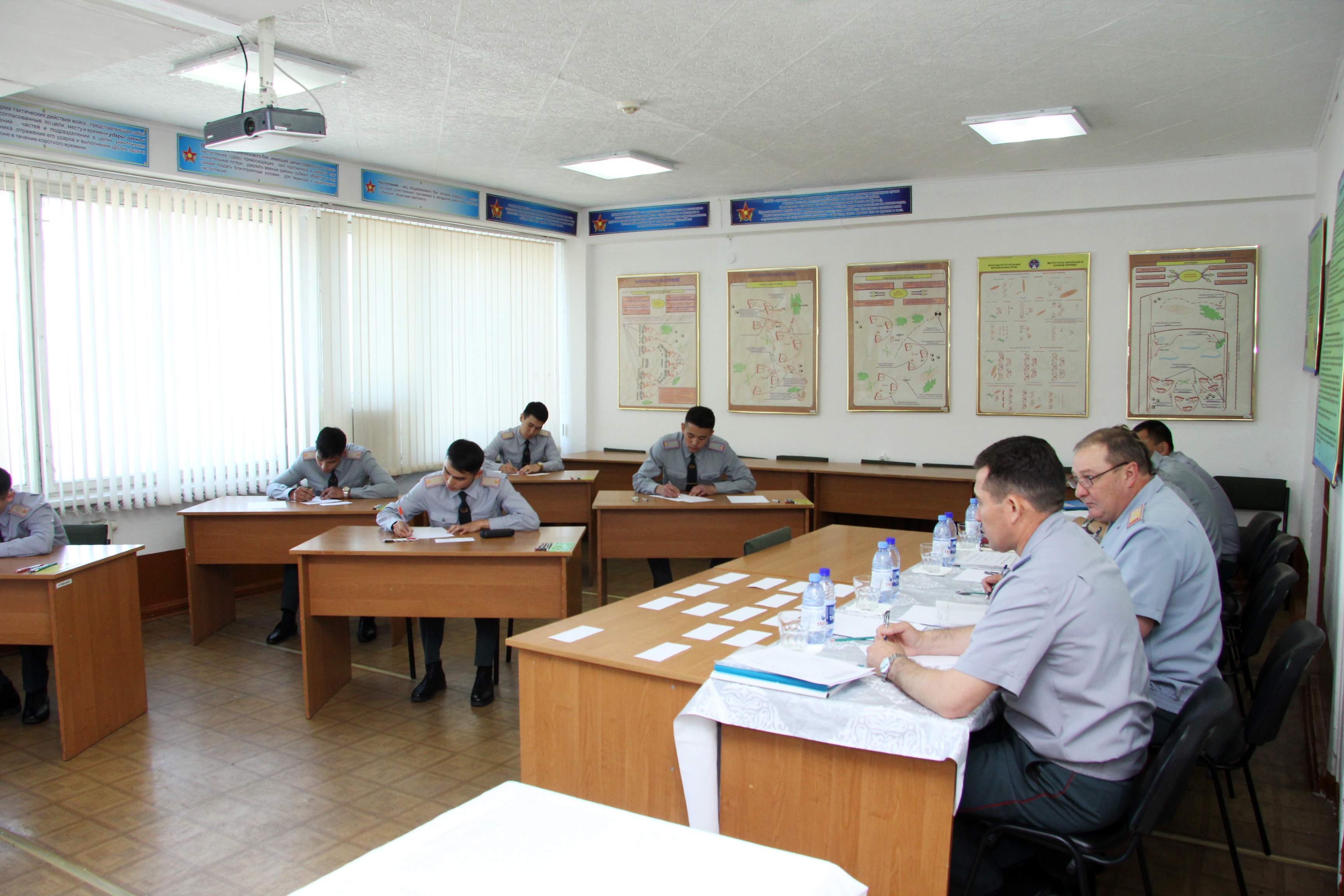 Әскери институт