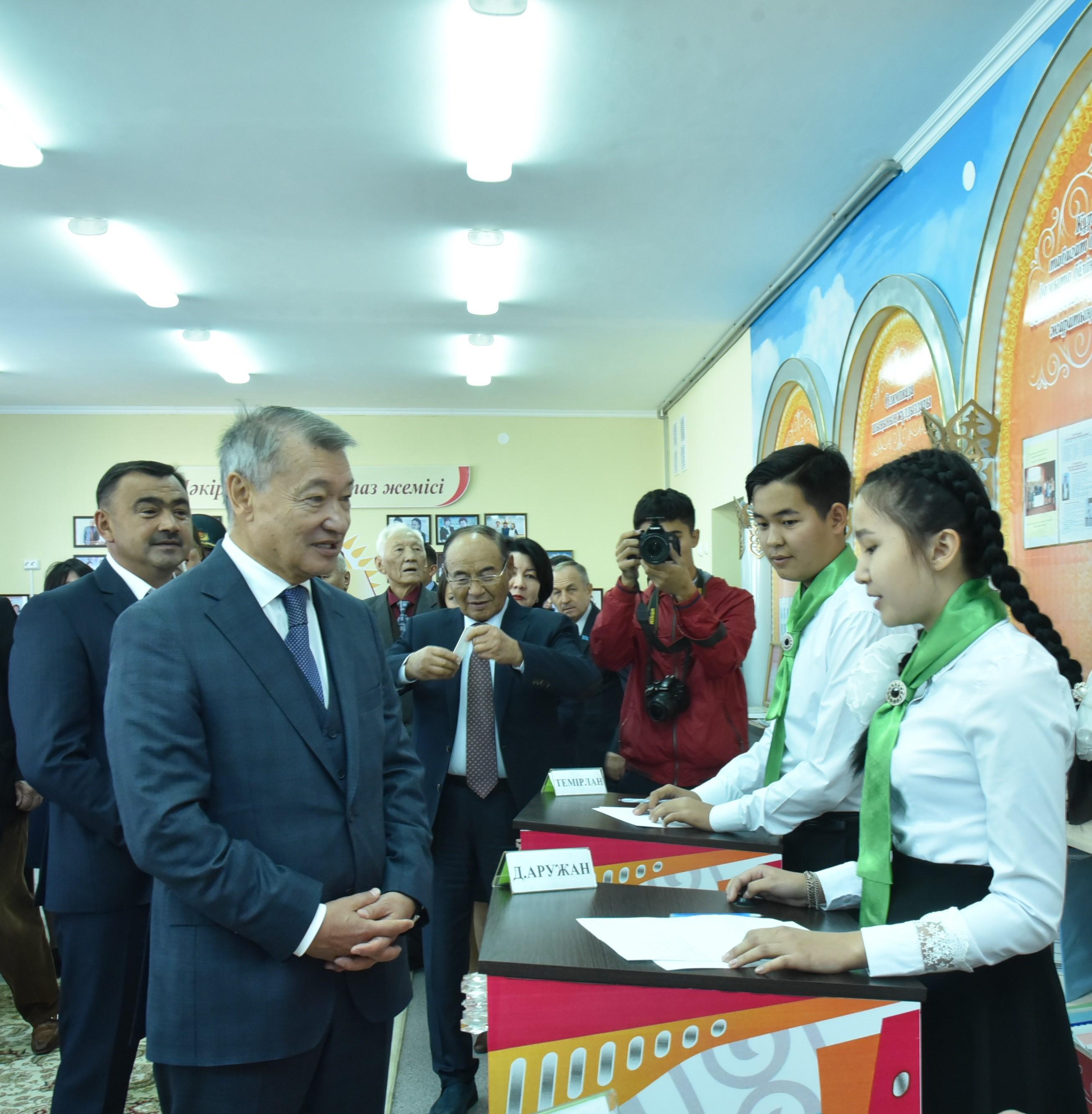 Даниал Ахметов Даниал Ахметов