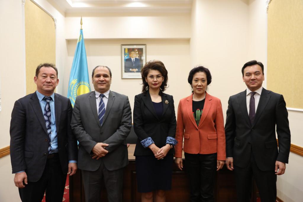 Қазақ әдебите қытай-араб тілдерінде