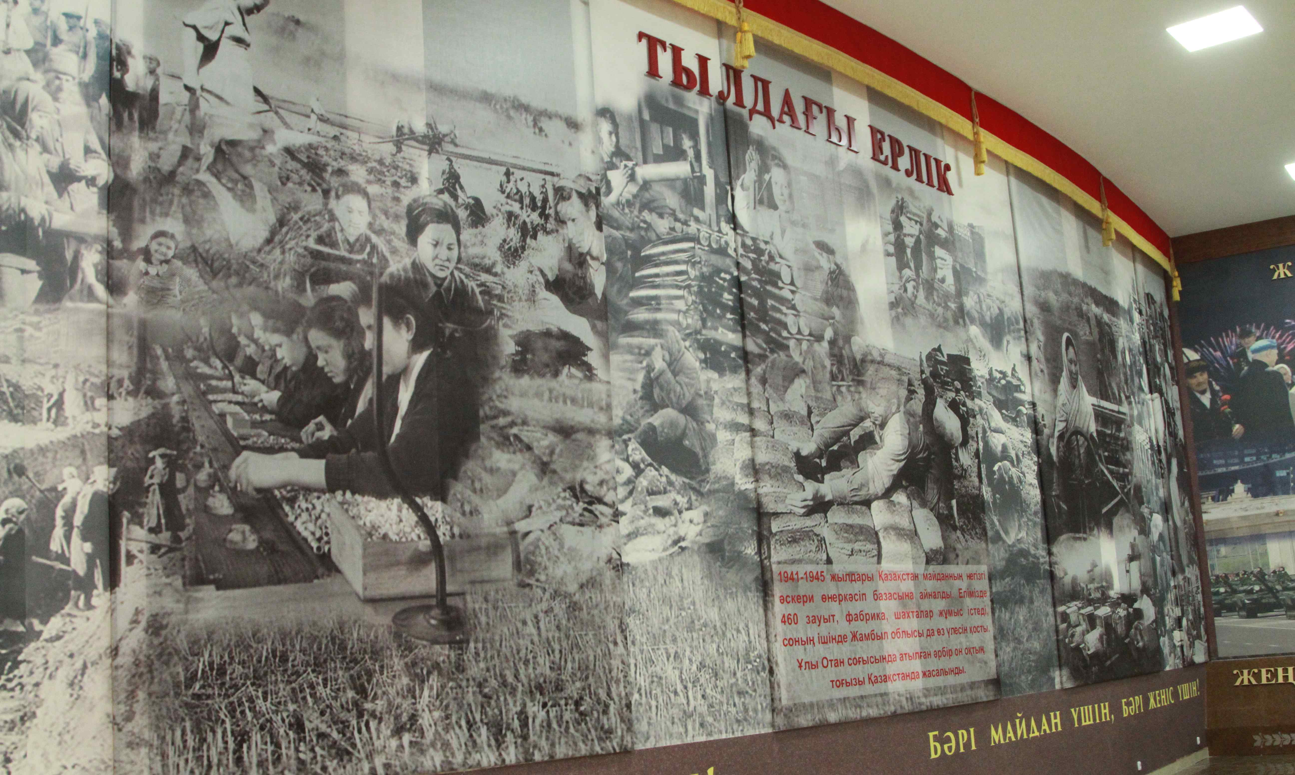 Ханым жаттықтырушыны трахает Қызыл бас жыныстық қатынасты қалайды