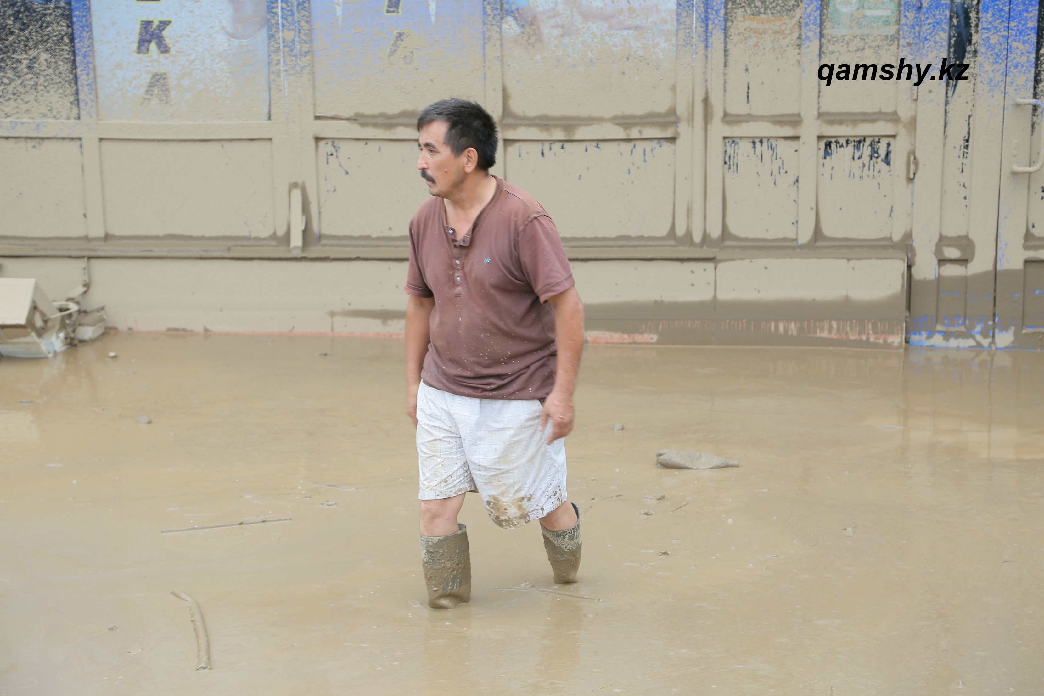 Студенттер жатақханада жыныстық қатынасқа түседі